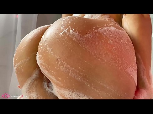 ❤️ Brunette dushda kuchli orgazm uchun vibrator bilan mushukni onanizm qiladi Sifatli porno uz.pinkporno.ru